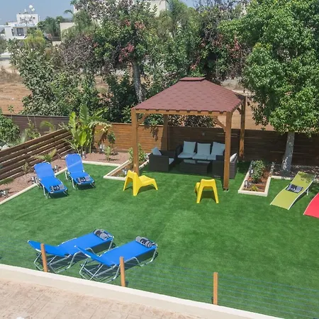 Ariella Πρωταράς